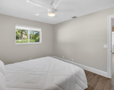 135 Se 28th Court - Photo Thumbnail 39