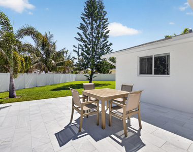 135 Se 28th Court - Photo Thumbnail 42