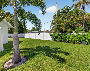 135 Se 28th Court - Photo Thumbnail 54