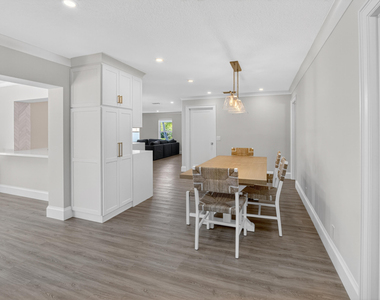 135 Se 28th Court - Photo Thumbnail 16