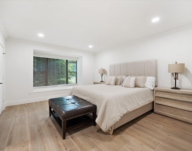 2810 Polo Island Drive - Photo Thumbnail 14