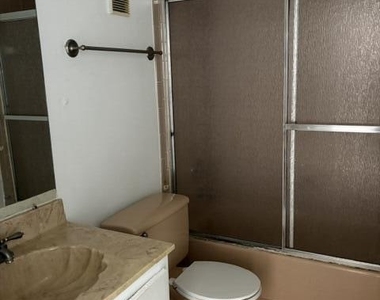 7840 Nw 50th Street - Photo Thumbnail 9