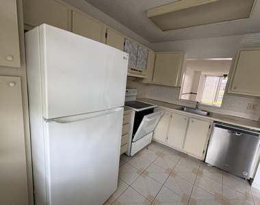 7840 Nw 50th Street - Photo Thumbnail 16