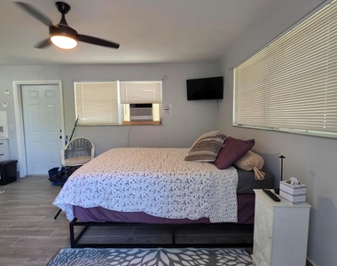 141 Se 2nd Avenue - Photo Thumbnail 2