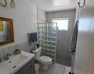 141 Se 2nd Avenue - Photo Thumbnail 3