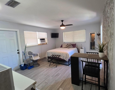 141 Se 2nd Avenue - Photo Thumbnail 1