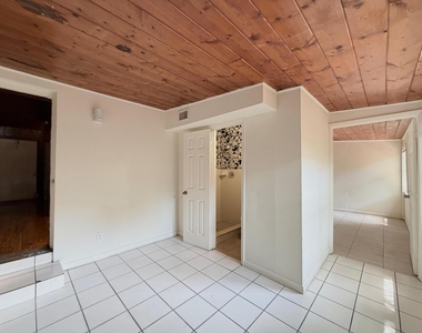 735 46th Street - Photo Thumbnail 12