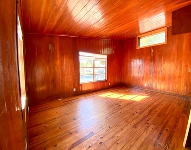735 46th Street - Photo Thumbnail 3