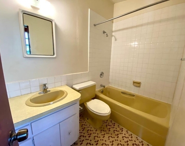 735 46th Street - Photo Thumbnail 4