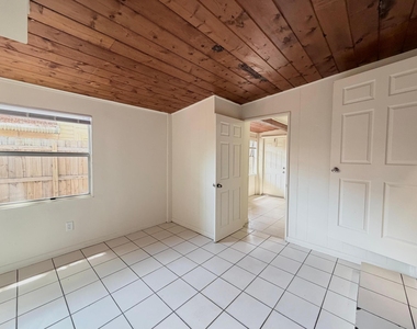 735 46th Street - Photo Thumbnail 8