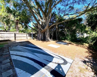 735 46th Street - Photo Thumbnail 7