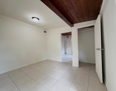 735 46th Street - Photo Thumbnail 11