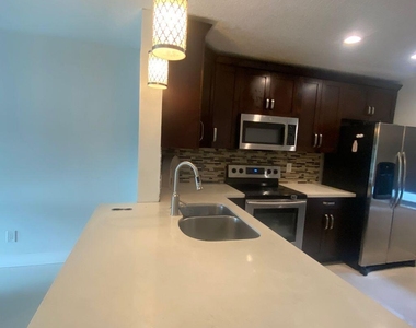 10473 Nw 3rd Street - Photo Thumbnail 3