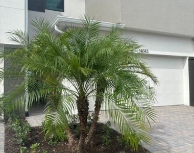 14043 Sw Thorens Drive - Photo Thumbnail 6