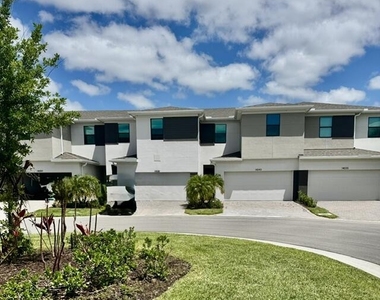 14043 Sw Thorens Drive - Photo Thumbnail 23