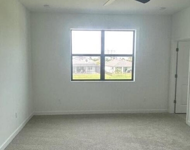 14043 Sw Thorens Drive - Photo Thumbnail 15