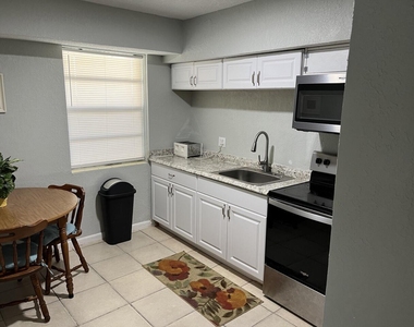 813 9th Avenue N - Photo Thumbnail 5