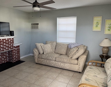 813 9th Avenue N - Photo Thumbnail 1