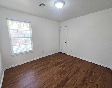 16001 Korie Drive - Photo Thumbnail 15