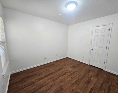 16001 Korie Drive - Photo Thumbnail 19