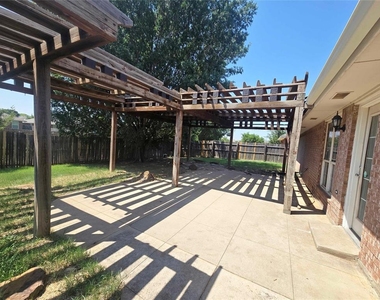 16001 Korie Drive - Photo Thumbnail 22