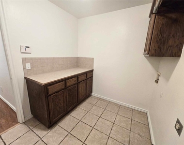16001 Korie Drive - Photo Thumbnail 21