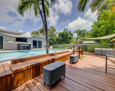 3609 Sw 58th Avenue - Photo Thumbnail 9