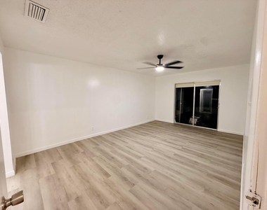 4115 Nw 88th Avenue - Photo Thumbnail 10