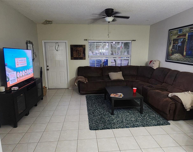 5602 Nw 99th Way - Photo Thumbnail 5