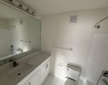 5602 Nw 99th Way - Photo Thumbnail 10
