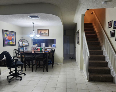 5602 Nw 99th Way - Photo Thumbnail 4