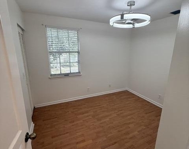 5602 Nw 99th Way - Photo Thumbnail 7