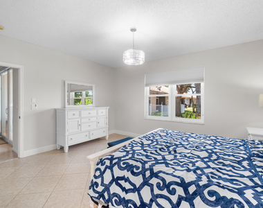 2473 S Coral Trace Circle - Photo Thumbnail 11