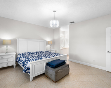 2473 S Coral Trace Circle - Photo Thumbnail 10