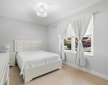 2473 S Coral Trace Circle - Photo Thumbnail 14