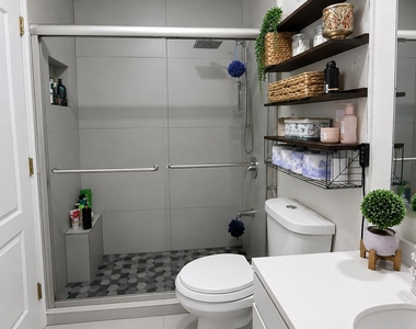 519 W 68th Street - Photo Thumbnail 10