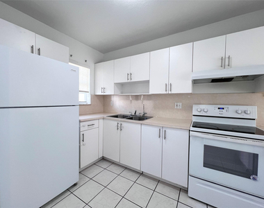 519 W 68th Street - Photo Thumbnail 2
