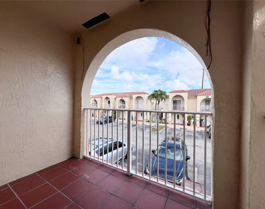 519 W 68th Street - Photo Thumbnail 14