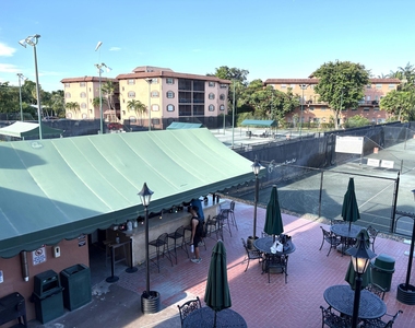 640 Tennis Club Drive - Photo Thumbnail 14