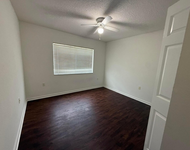 231 Sw Palm Drive - Photo Thumbnail 15