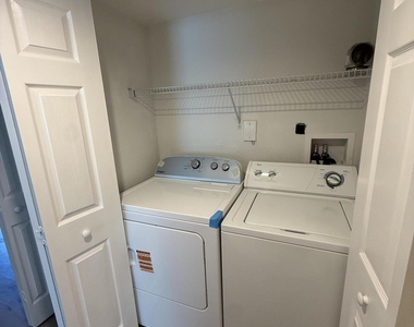 231 Sw Palm Drive - Photo Thumbnail 19