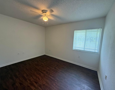 231 Sw Palm Drive - Photo Thumbnail 17