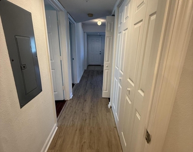 231 Sw Palm Drive - Photo Thumbnail 13