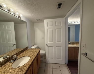 231 Sw Palm Drive - Photo Thumbnail 12