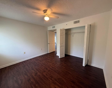 231 Sw Palm Drive - Photo Thumbnail 16