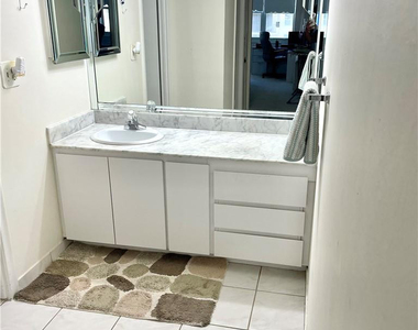 1149 Hillsboro Mile - Photo Thumbnail 15