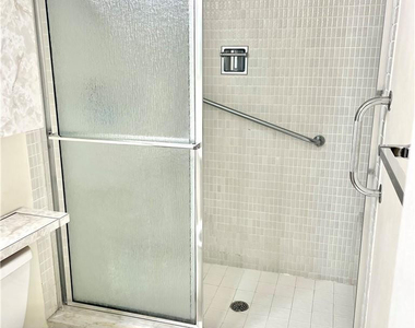 1149 Hillsboro Mile - Photo Thumbnail 11