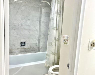 1149 Hillsboro Mile - Photo Thumbnail 16