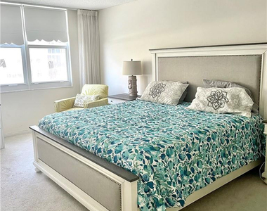 1149 Hillsboro Mile - Photo Thumbnail 12