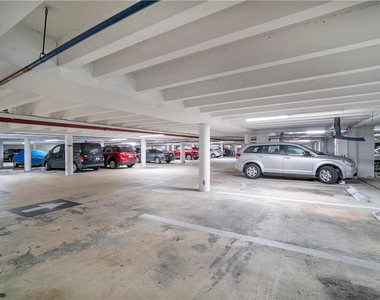 1149 Hillsboro Mile - Photo Thumbnail 17
